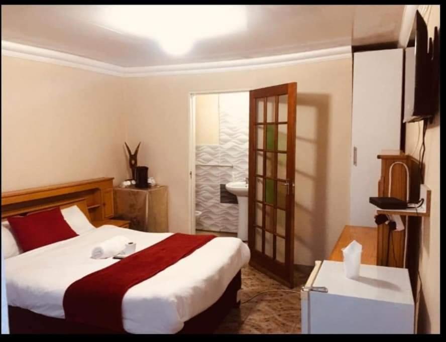 Starpoint Guest House Vereeniging Esterno foto
